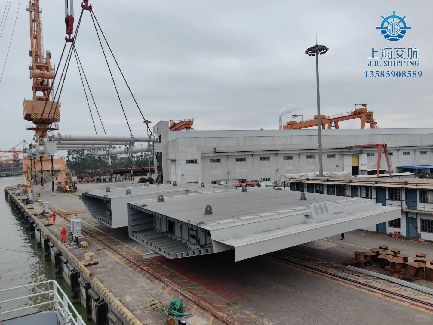 大桥钢箱梁分段船运输|桥梁分段甲板船运输