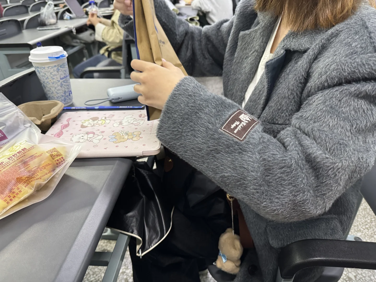 垃圾变废为宝作业