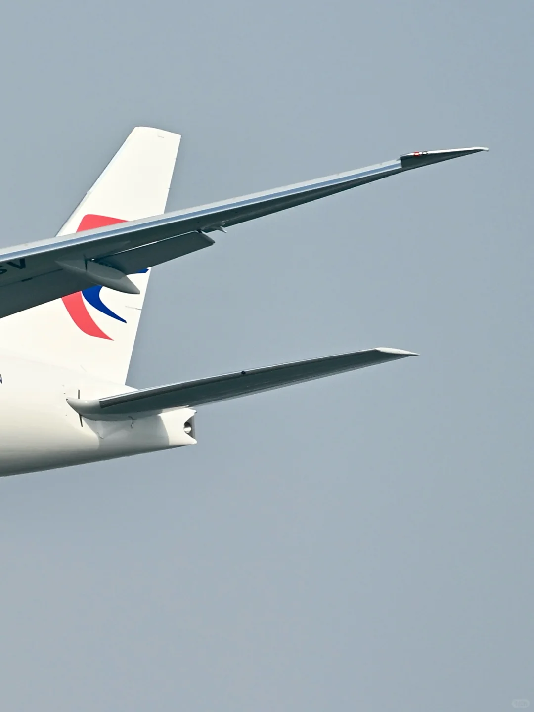 中货航最新接收一架77L落地PVG