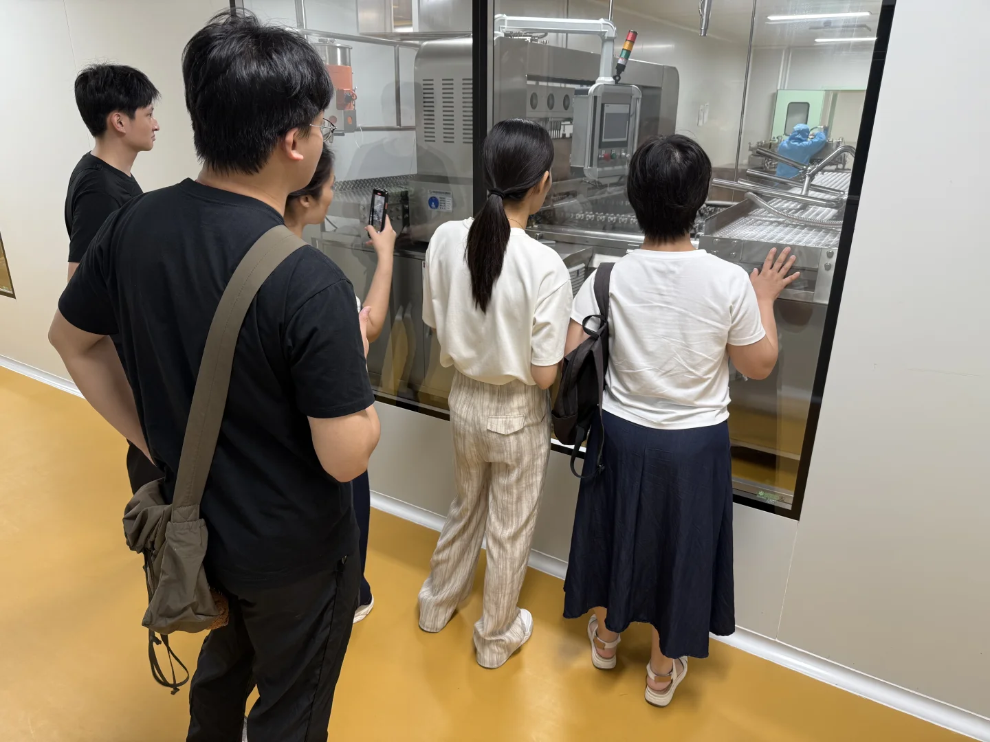 我们的工厂，欢迎参观订购保健食品