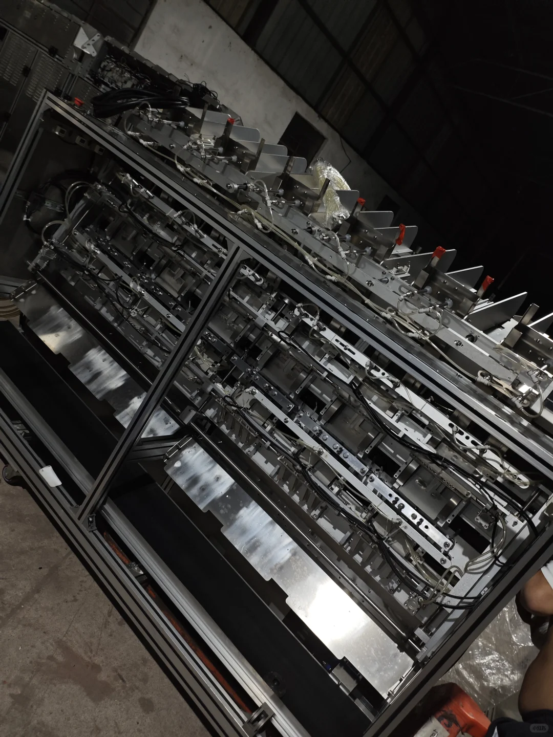 伟东8改6双枪面膜灌装机