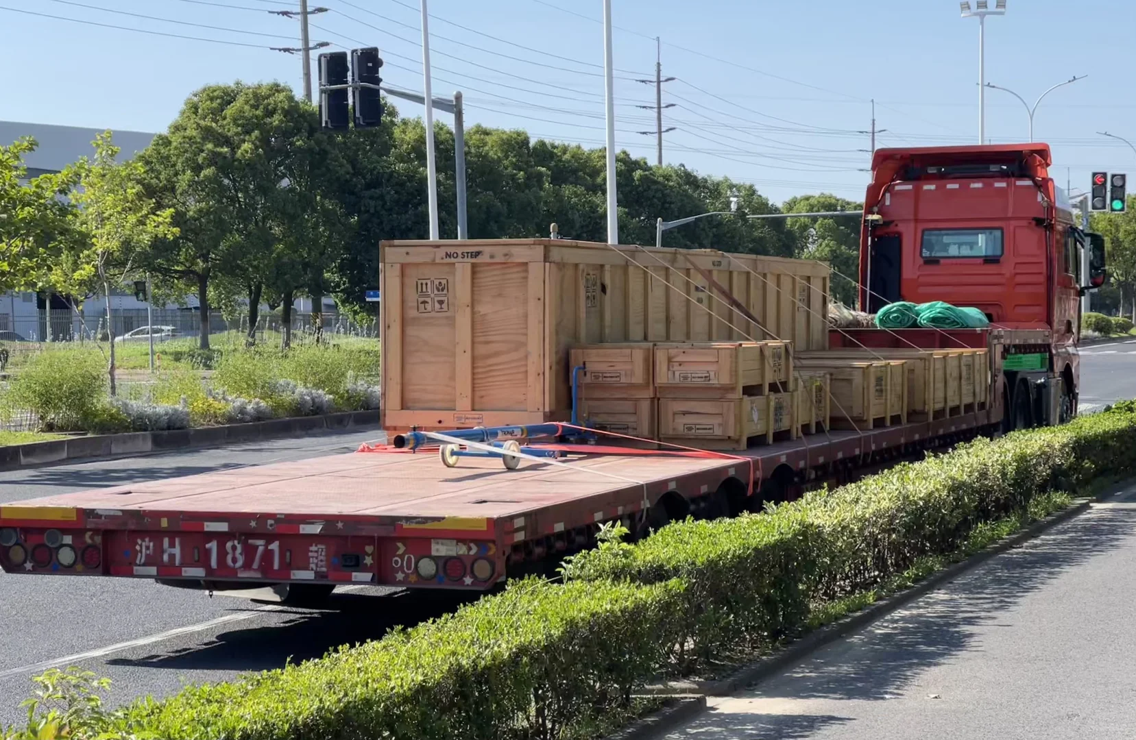 直升飞机原来是这样运输的?