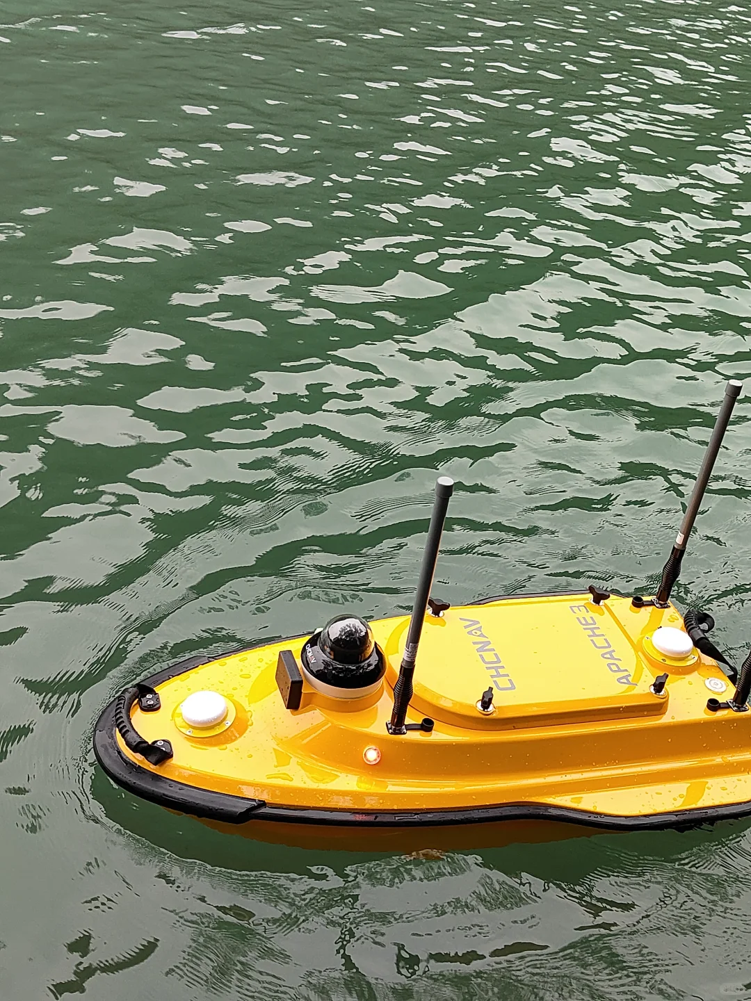 无人船载水质监测系统