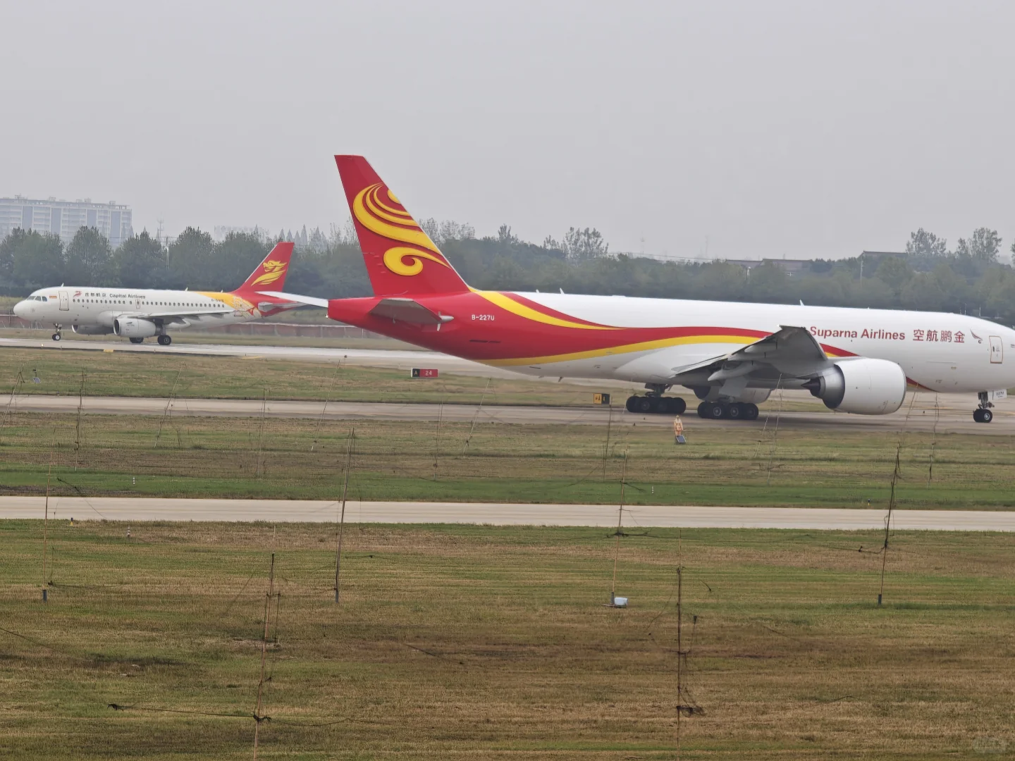 金鹏航空第一架B777F全货机