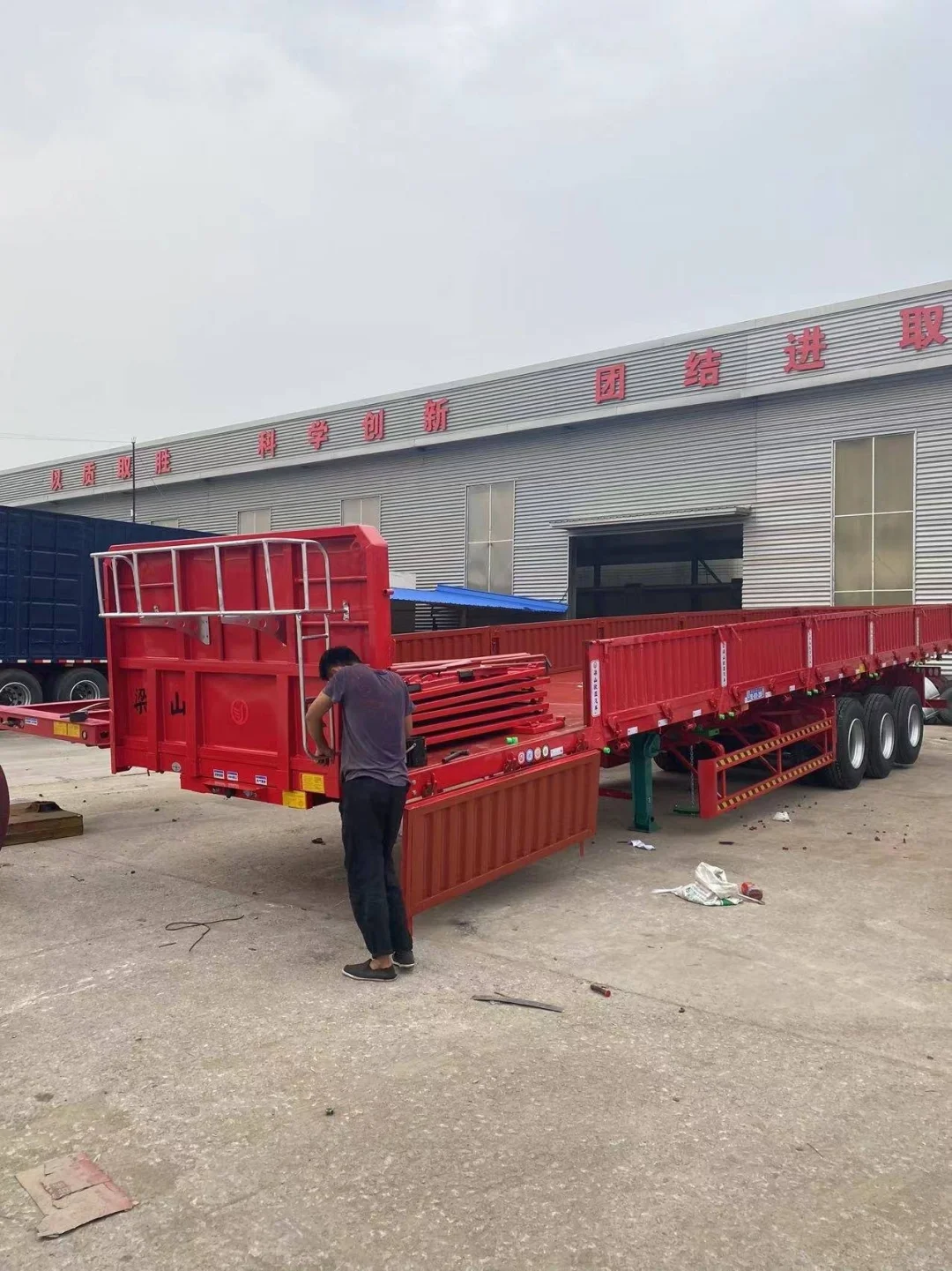 13米仓栅式半挂车