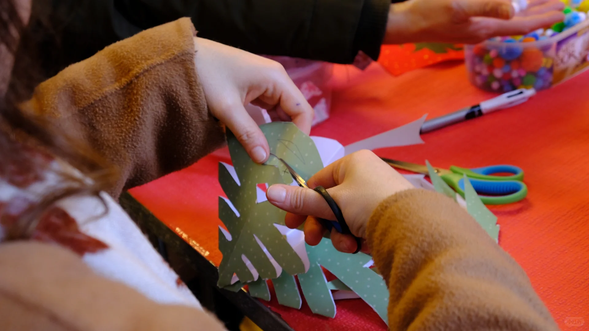 ? 当汉字在巴黎舞动，东西方文明共鸣 ?✨