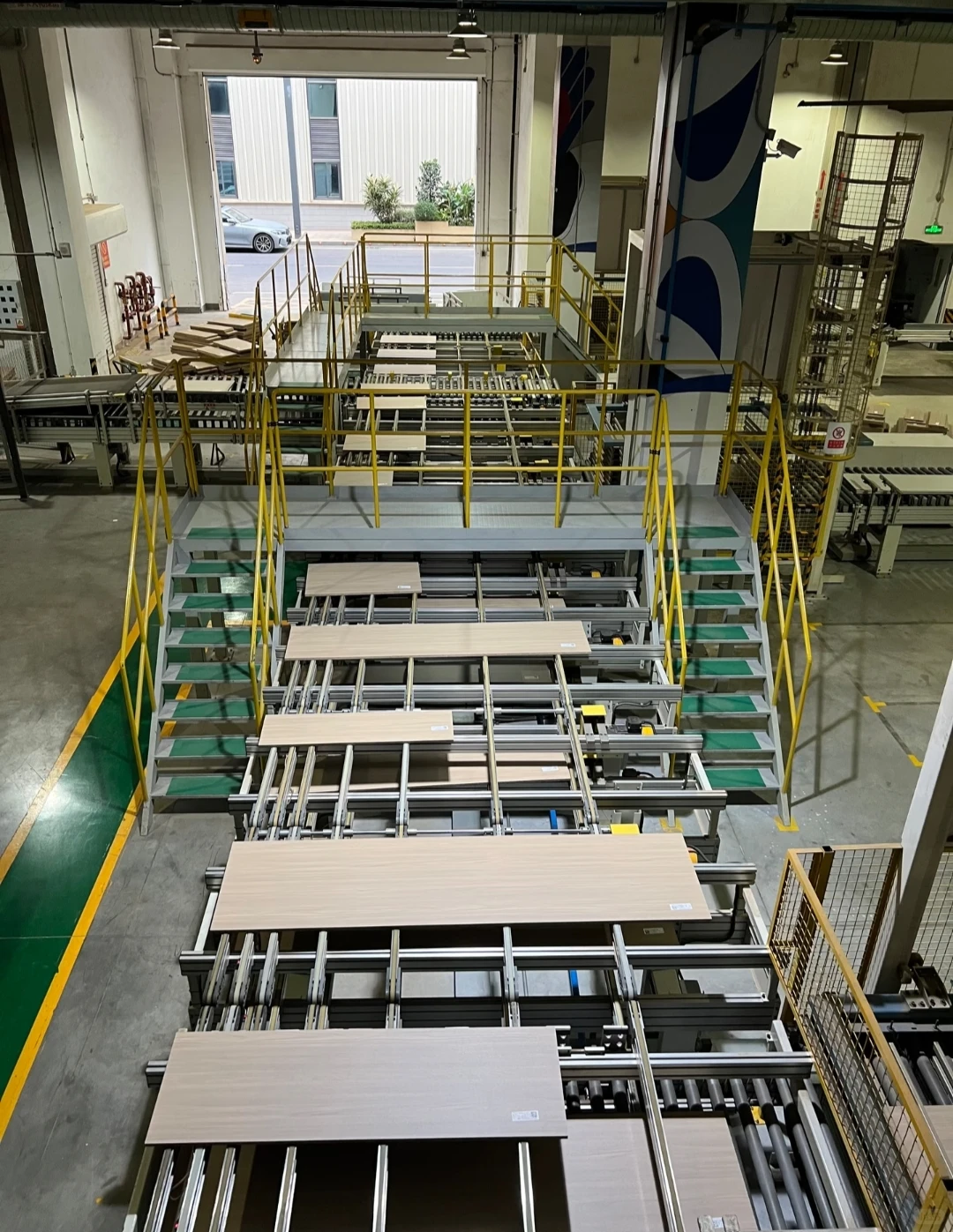 揭秘索菲亚4.0工厂!机器比人多?