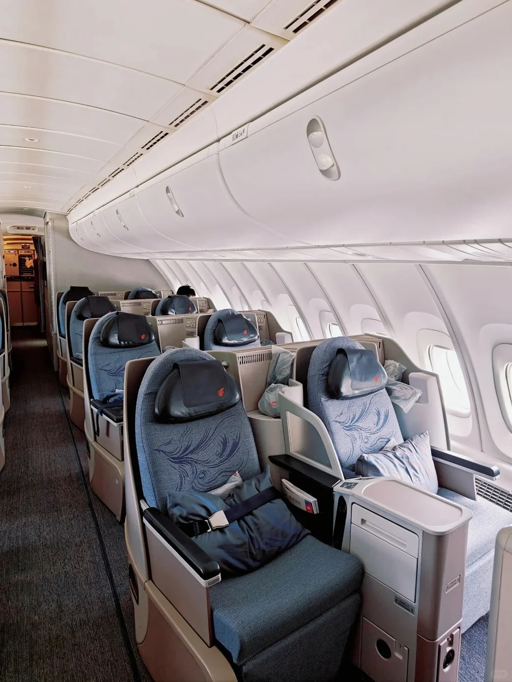 国航有款四发双层大飞机,7架不是都能坐到