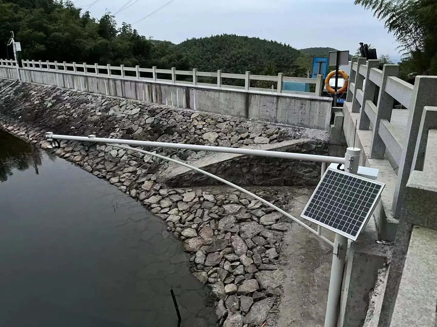 水位自动监测系统：水利智能监测的核心支撑