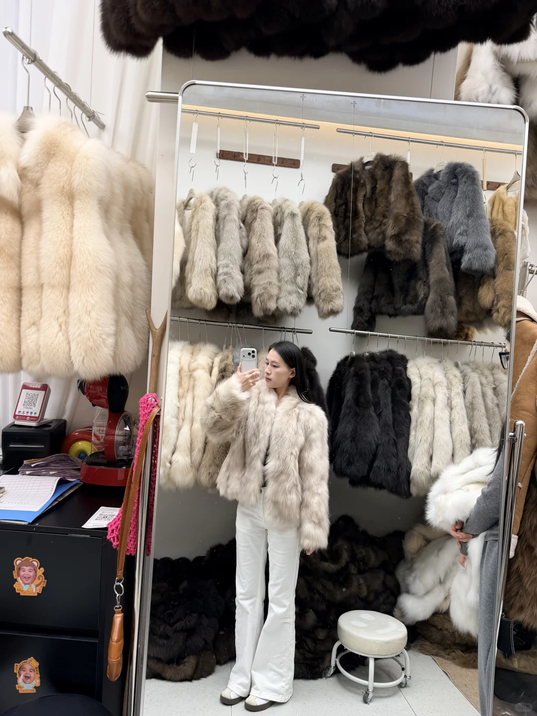 海宁皮革城攻略小个子也能买到心仪的皮草?