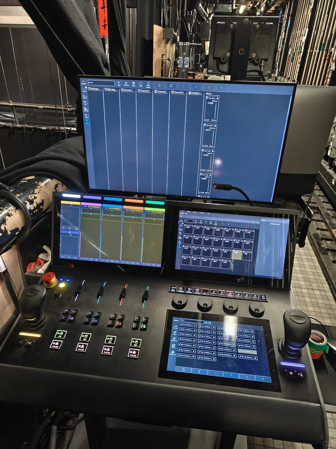 舞台机械控制台（部分），你还见过哪些控制