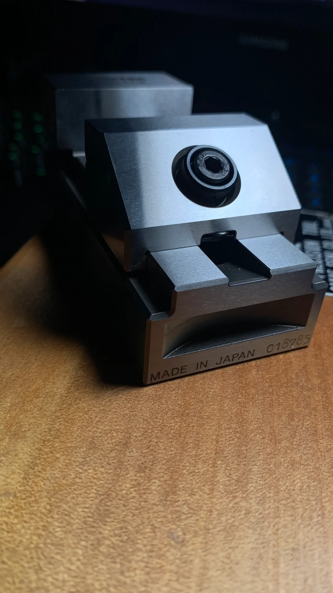 日本精密小台钳