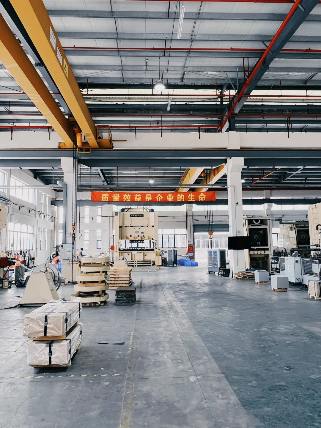 ?【车间纪实】当机械臂遇上晨光