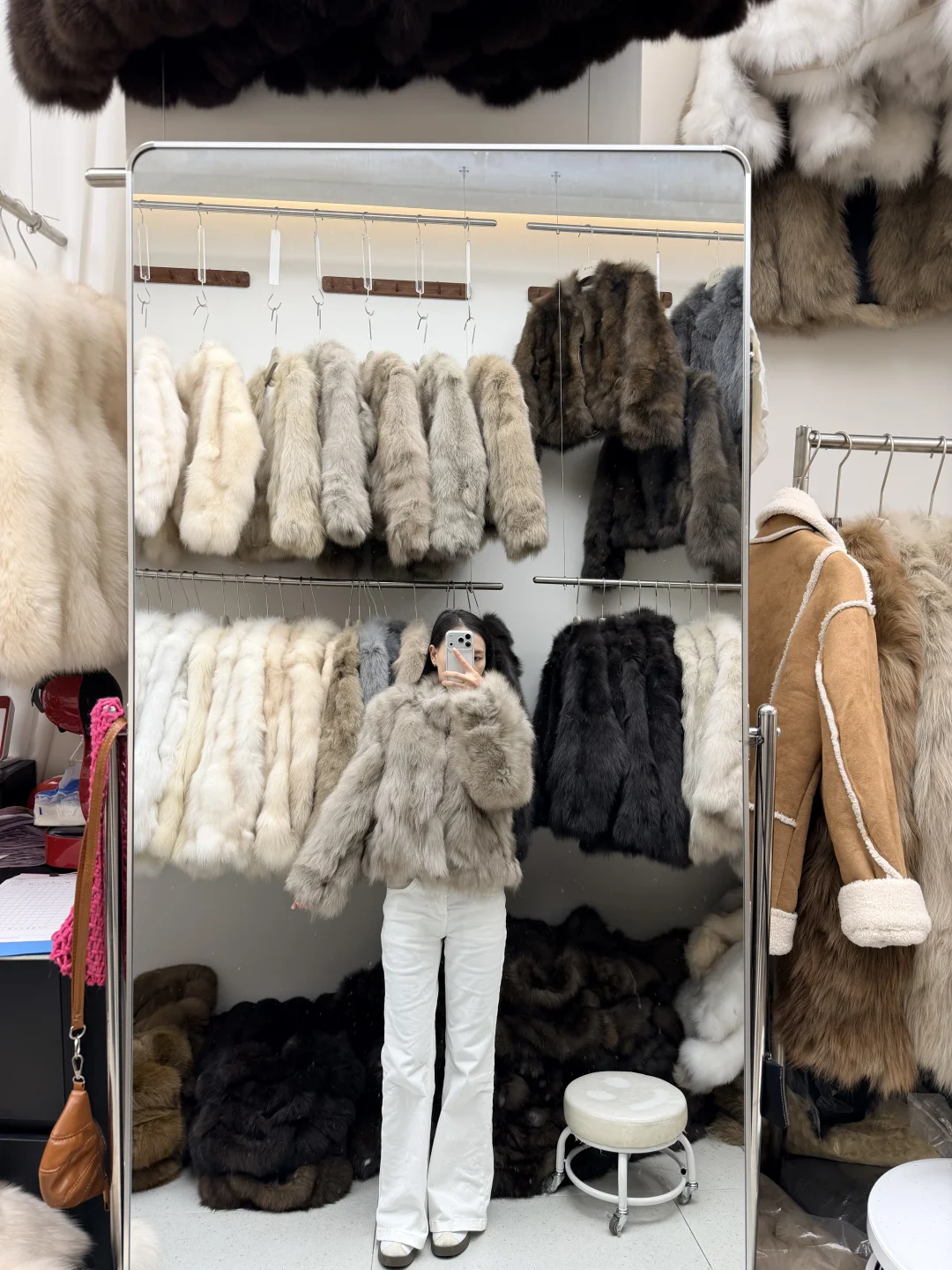 海宁皮革城攻略小个子也能买到心仪的皮草?