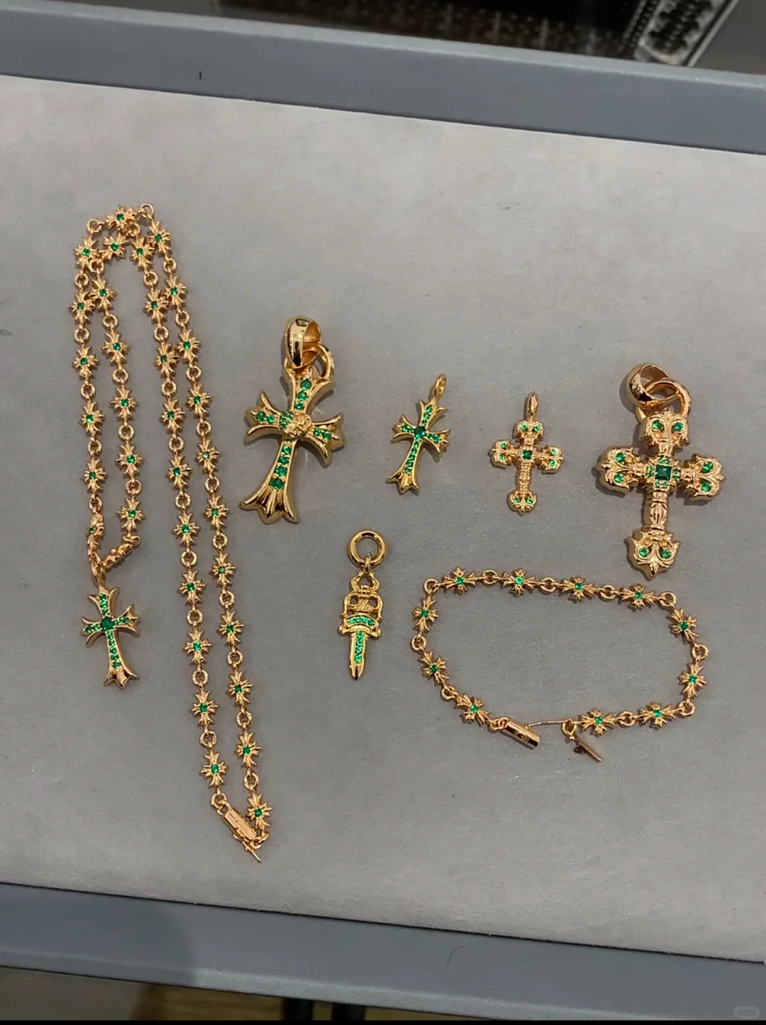 谁要出克罗心呀？？有没有富婆要出？