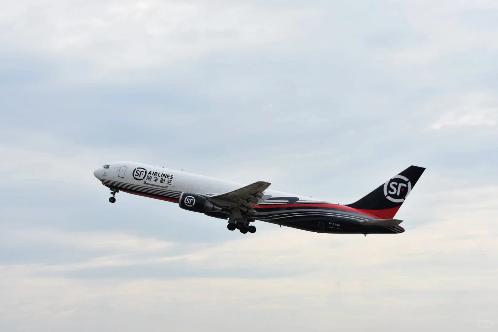 鄂州花湖国际机场随拍