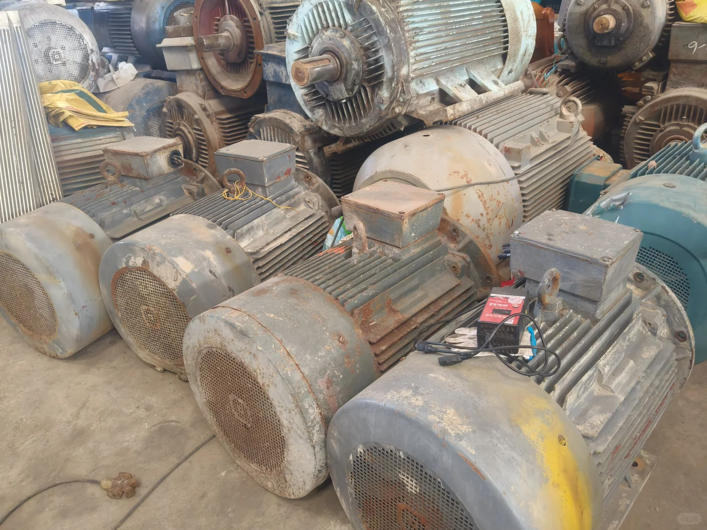 工业之美：电机仓库的震撼视角