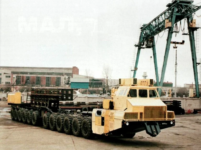 公路列车——МАЗ-7907特种运输车