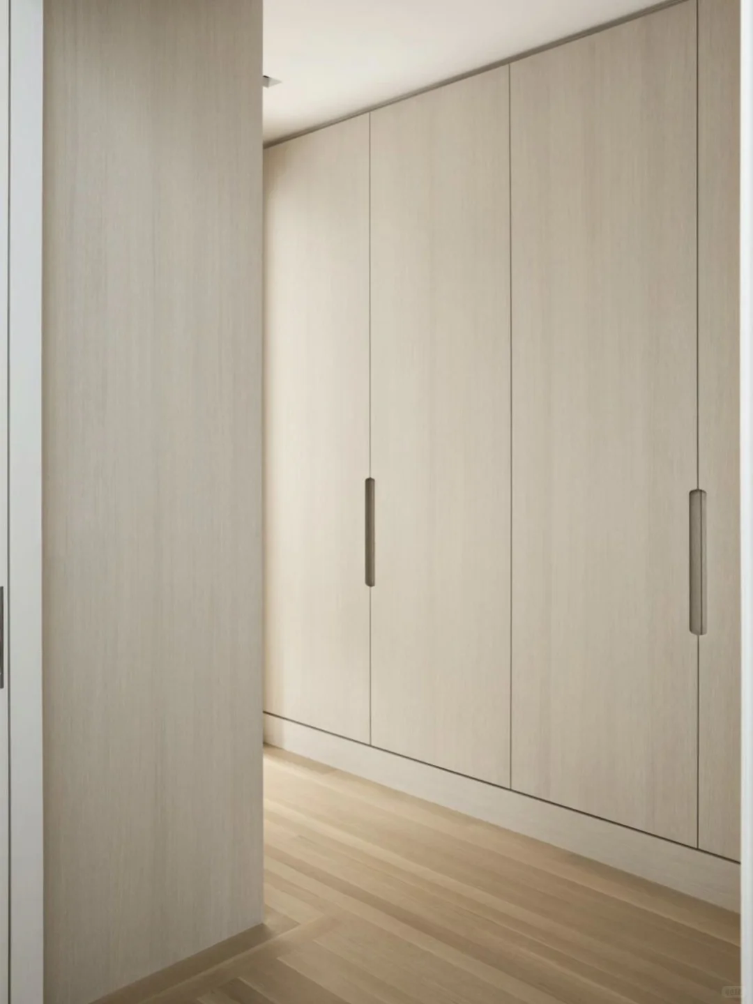 原木风衣柜定制,工艺材质介绍