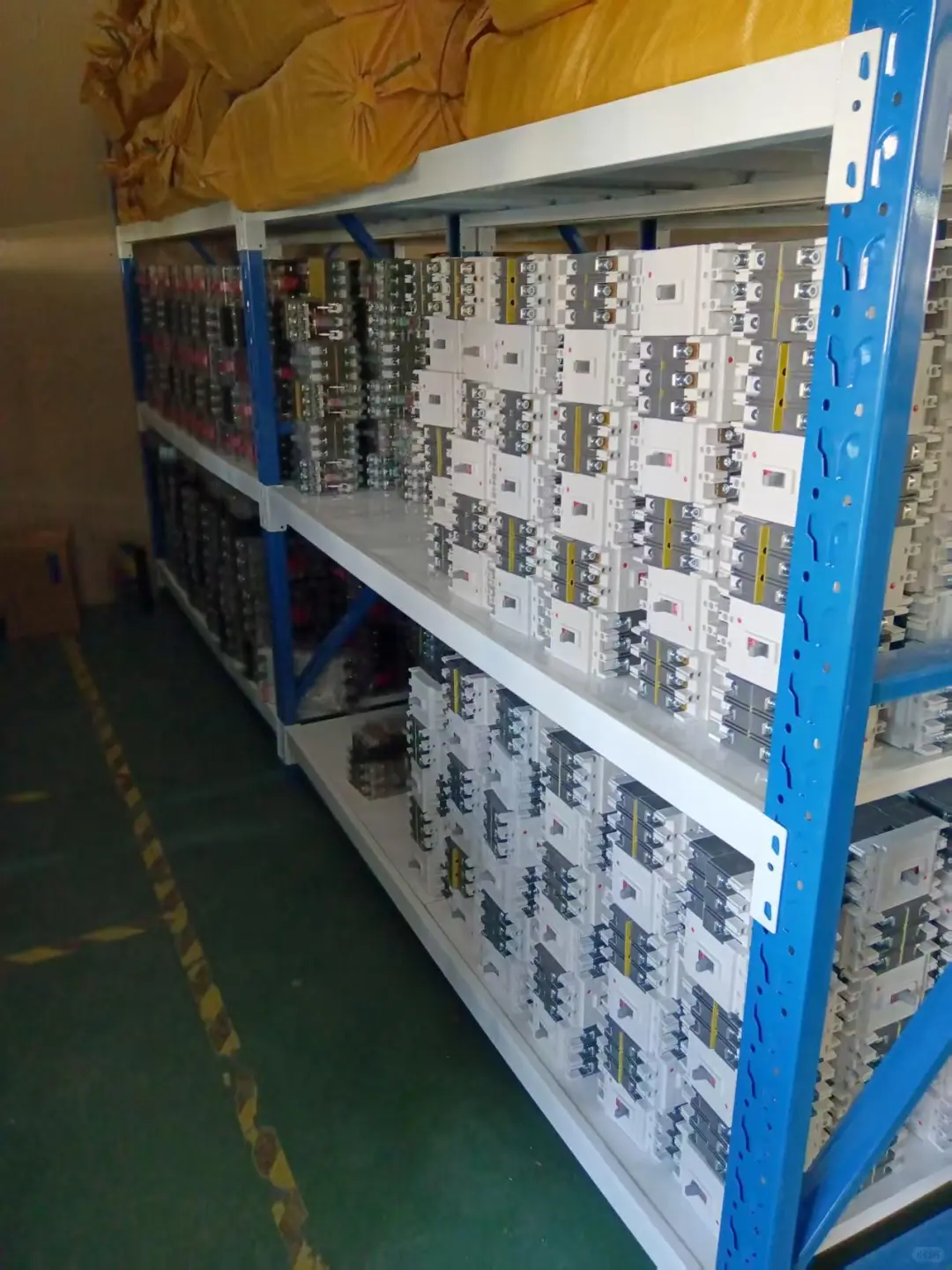 专业批发正泰德力西电气