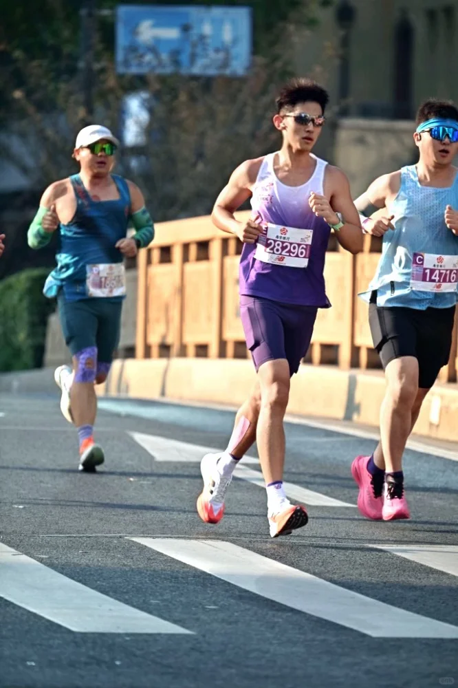 北大金融男跑南京马拉松P(跑)B(崩)了!