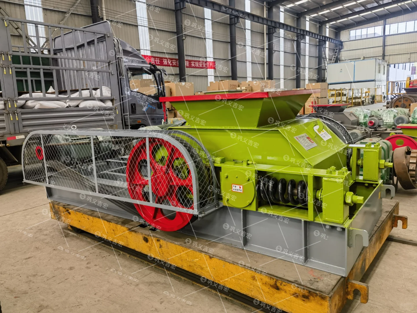 齿辊式破碎机在煤矸石处理中的灵活应用