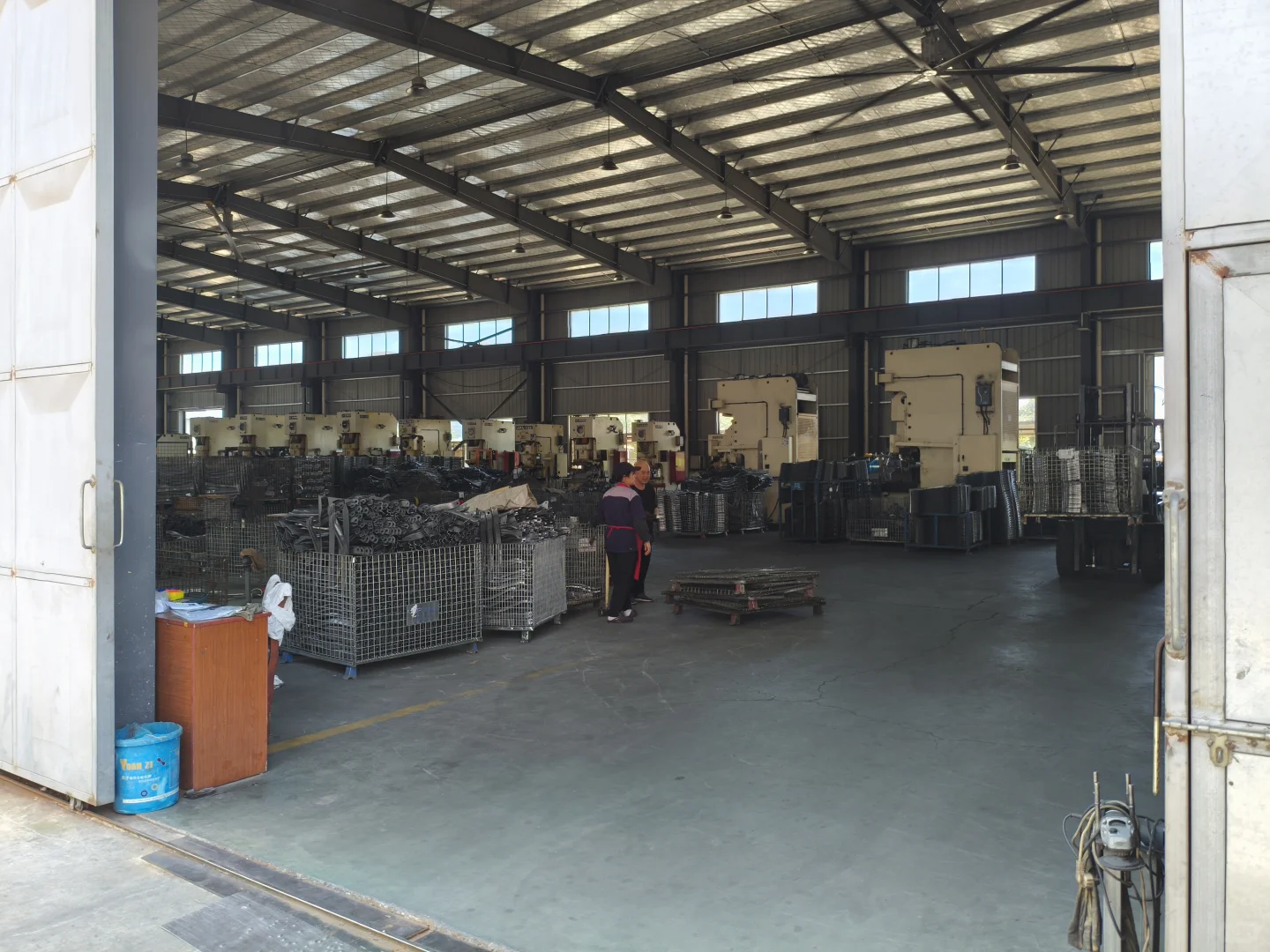 ? 高温天气拜访客户，帮助解决融资难题