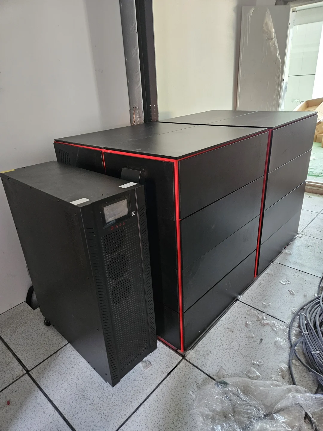 监控室安装调试60KVA应急电源