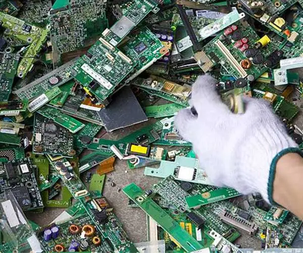 保护环境，电子产品及时回收再利用