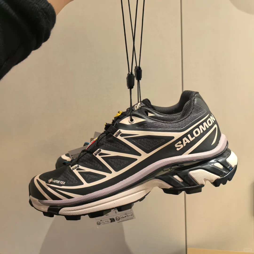 真的好喜欢我的新鞋～～～