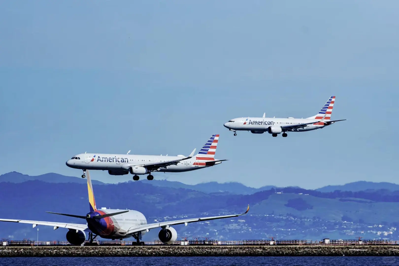 全球6大拍机圣地！客机同屏起飞名场面