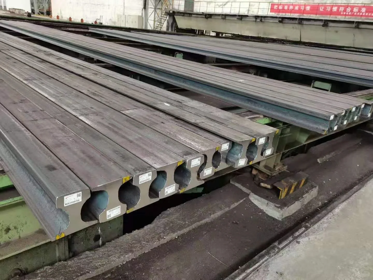 二手钢轨 二手轨道钢 二手路轨 再用轨全新