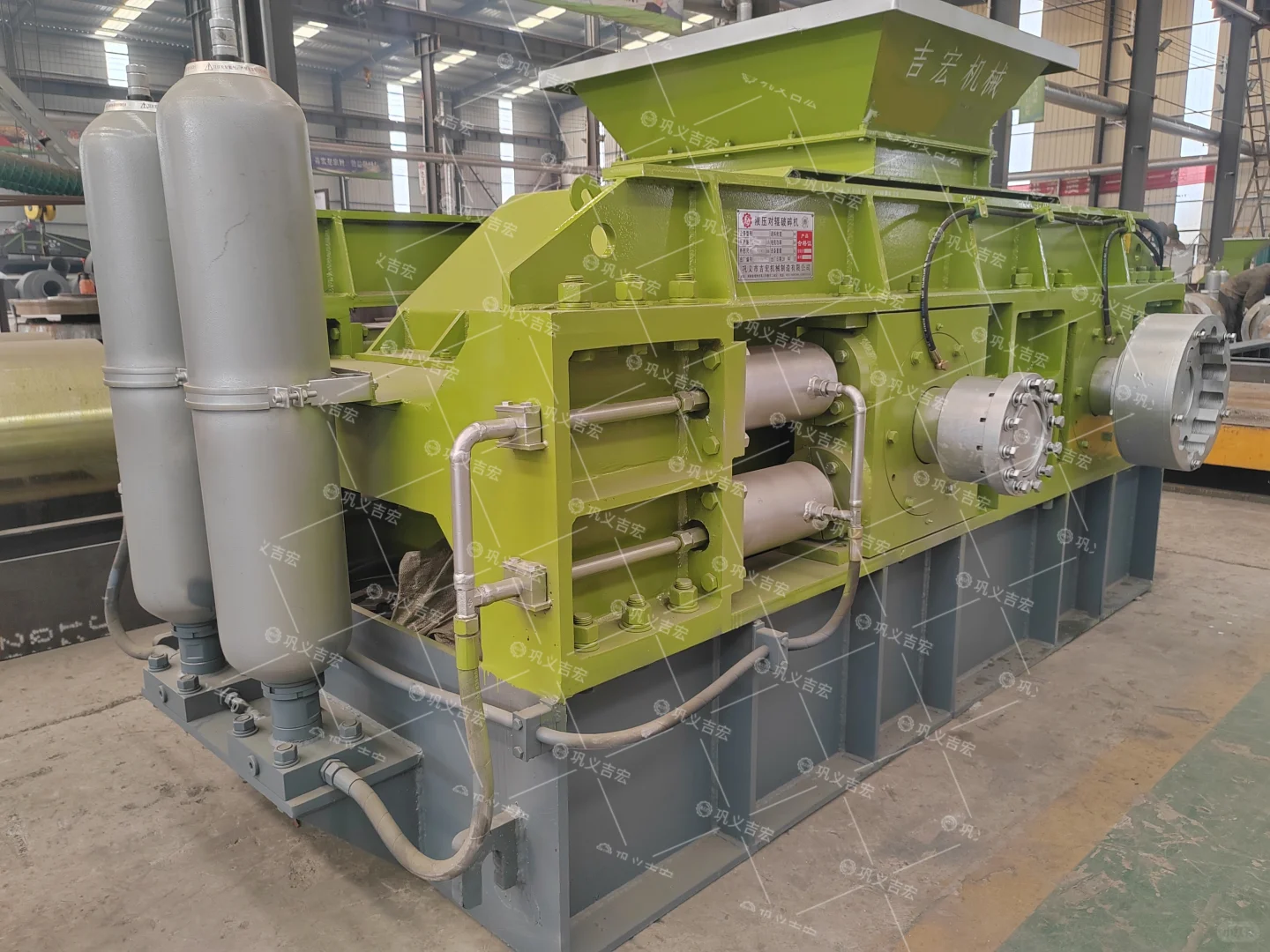 对辊破碎机如何改变传统矿山作业模式