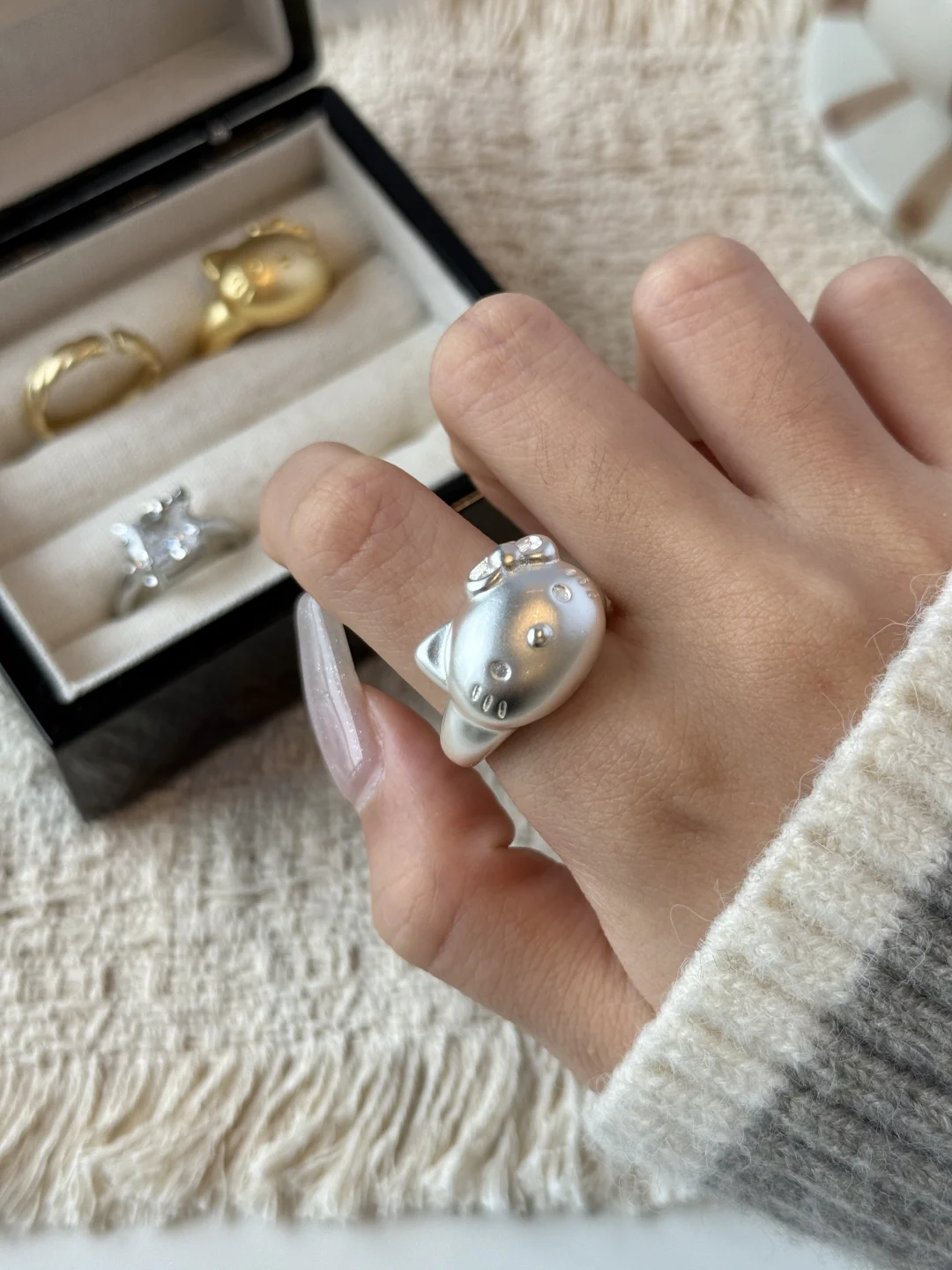 谁能拒绝kitty戒指的可爱暴击?️