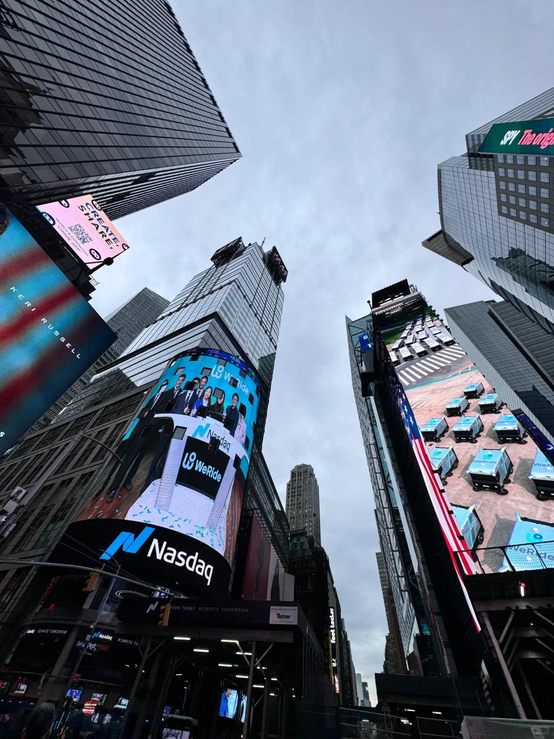 心愿达成?在纳斯达克上市敲钟啦