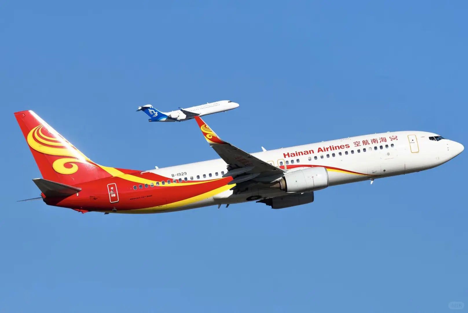 全球6大拍机圣地！客机同屏起飞名场面