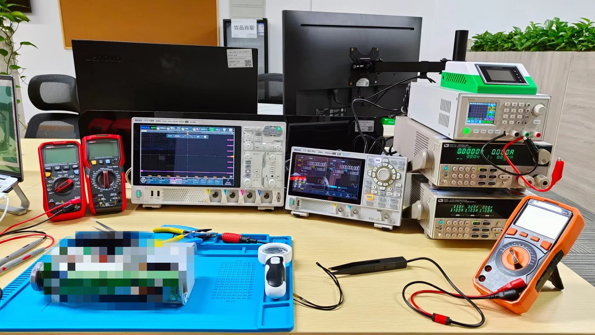 硬件工程师的桌面通常都有哪些仪器设备？
