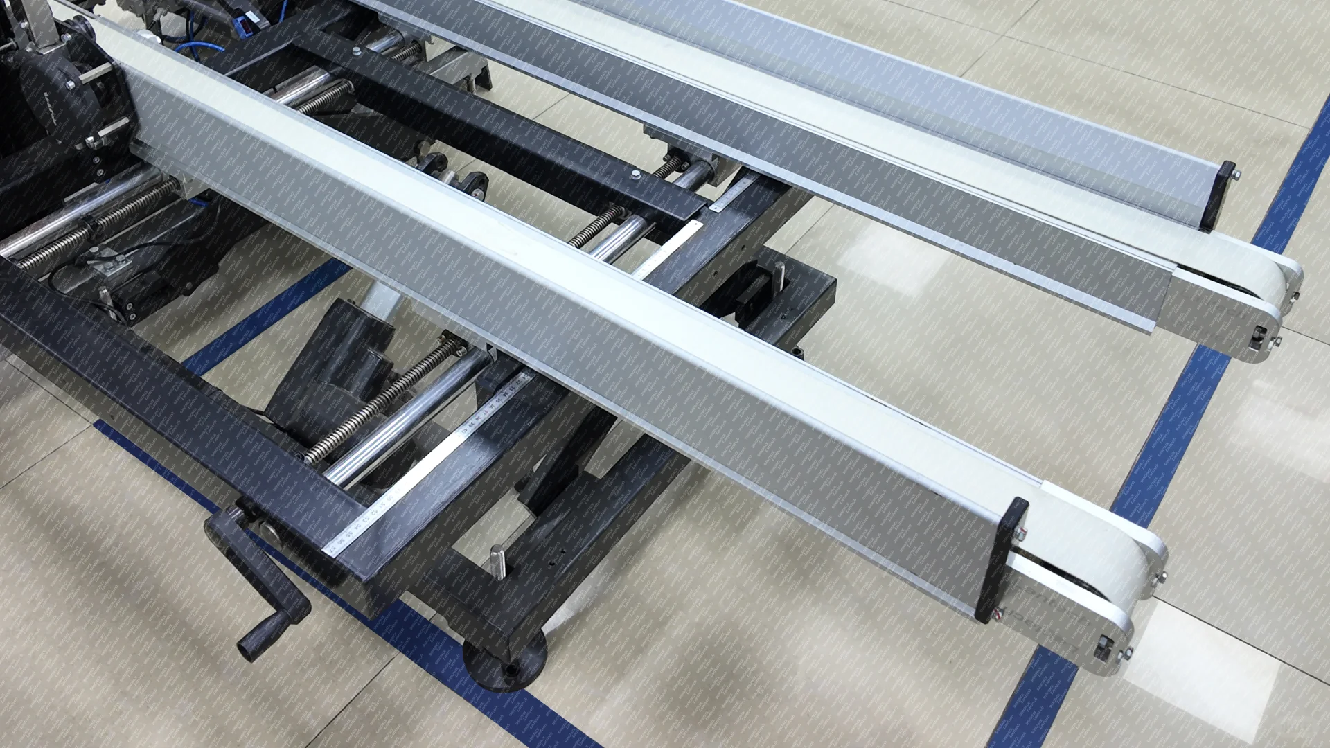 24 小时不停工！L 型开箱机 yyds