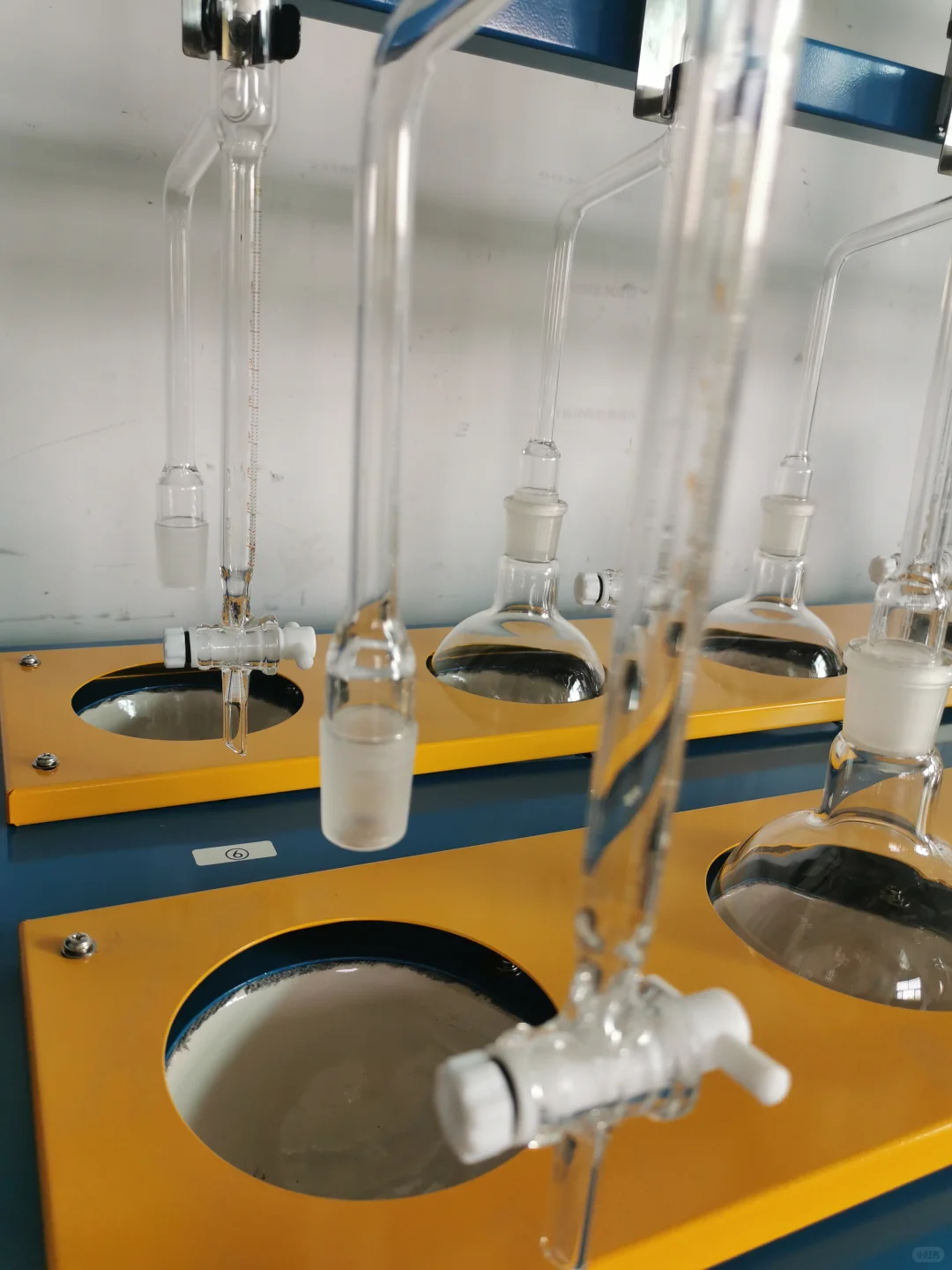 巴跃仪器挥发油测定仪的冷凝管如何清洗？