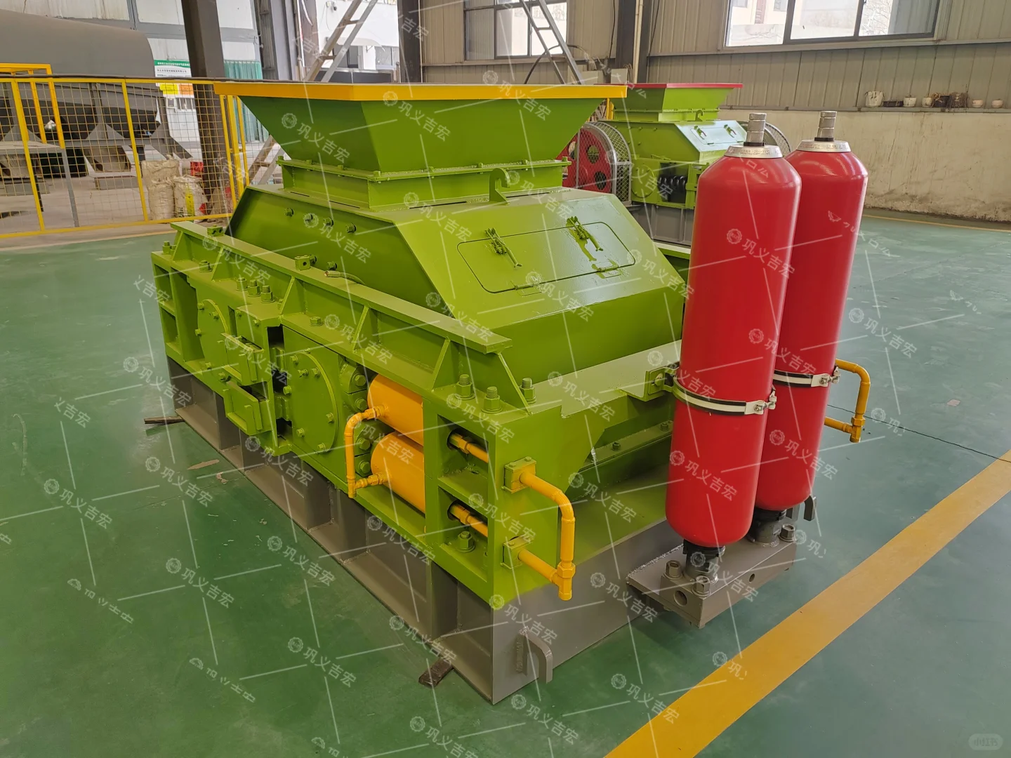 砂石行业绿色转型：对辊制砂机助力废料重生