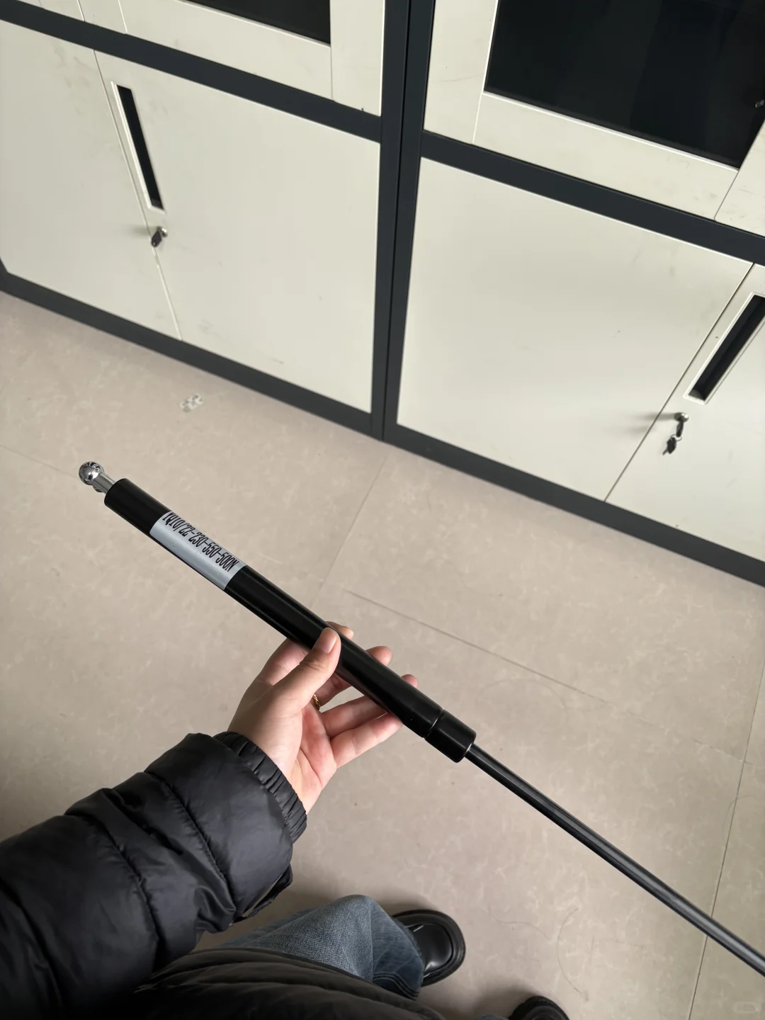 救命！我爸让我把厂里的气弹簧挂上网卖?