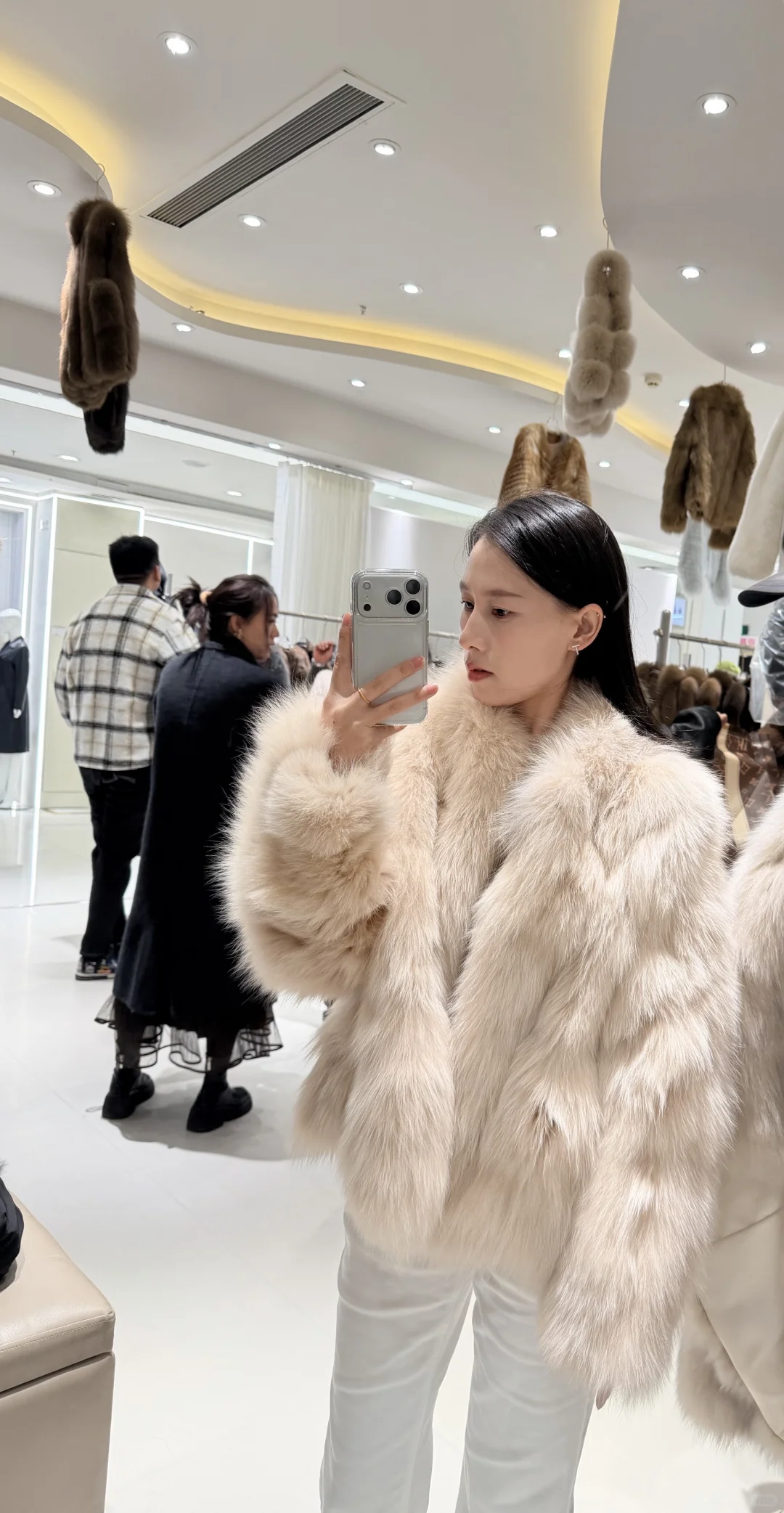 海宁皮革城攻略小个子也能买到心仪的皮草?