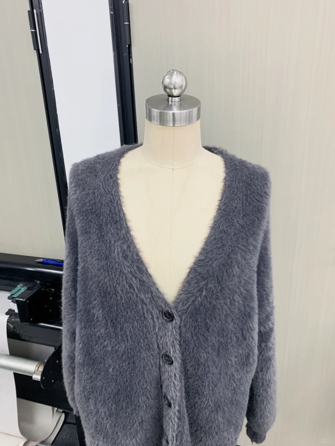 服装博主们?可以先做一件样板 拍照做预售