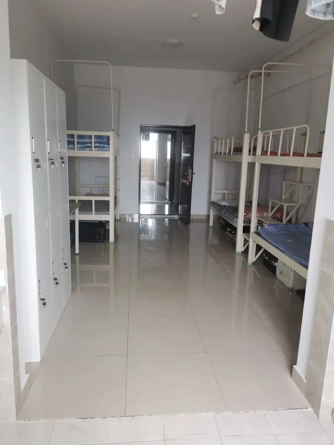 待不下去了，已进石家庄蛋糕厂