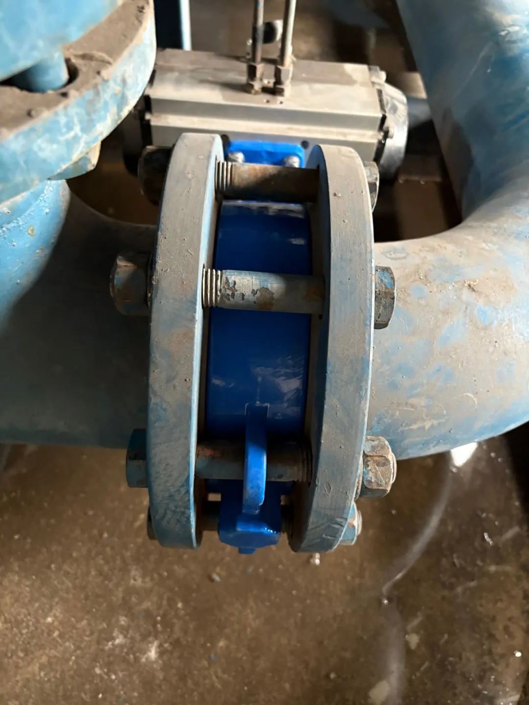 浦欧威上门服务：干燥机气动蝶阀选型安装！