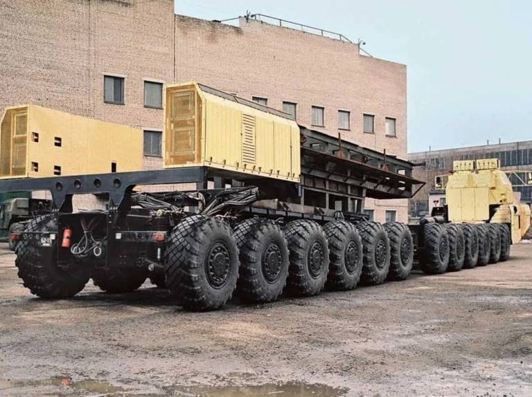 公路列车——МАЗ-7907特种运输车