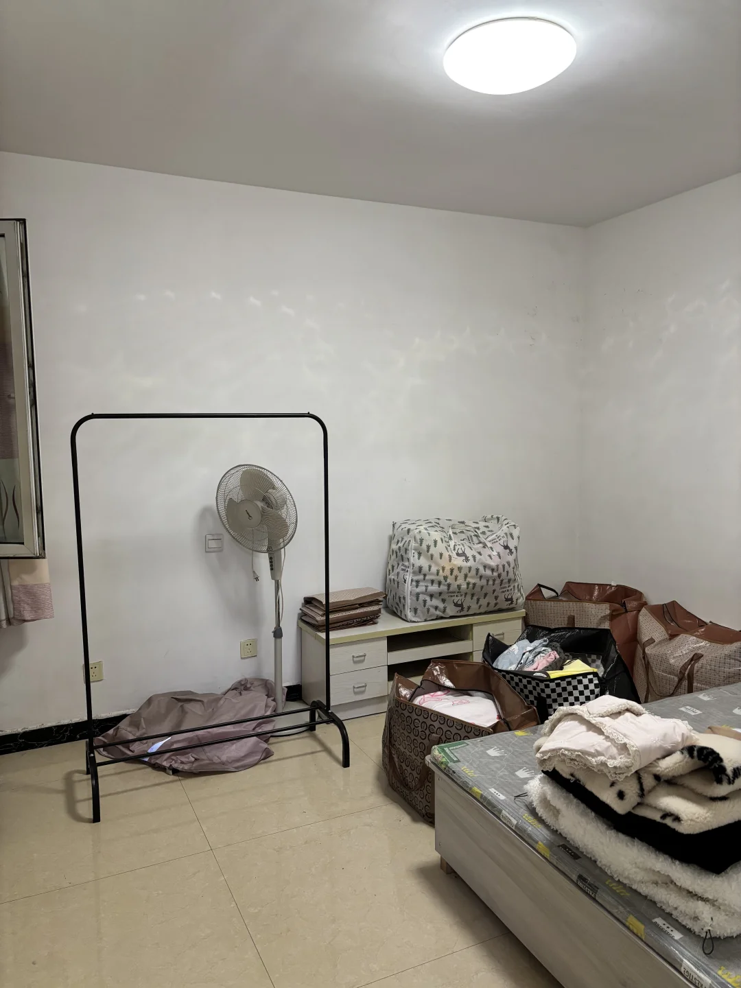 保定找合租女室友