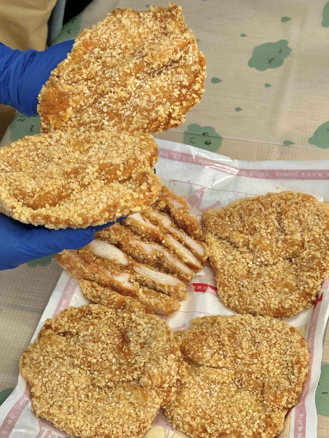 在正新鸡排工厂当卧底的一天...