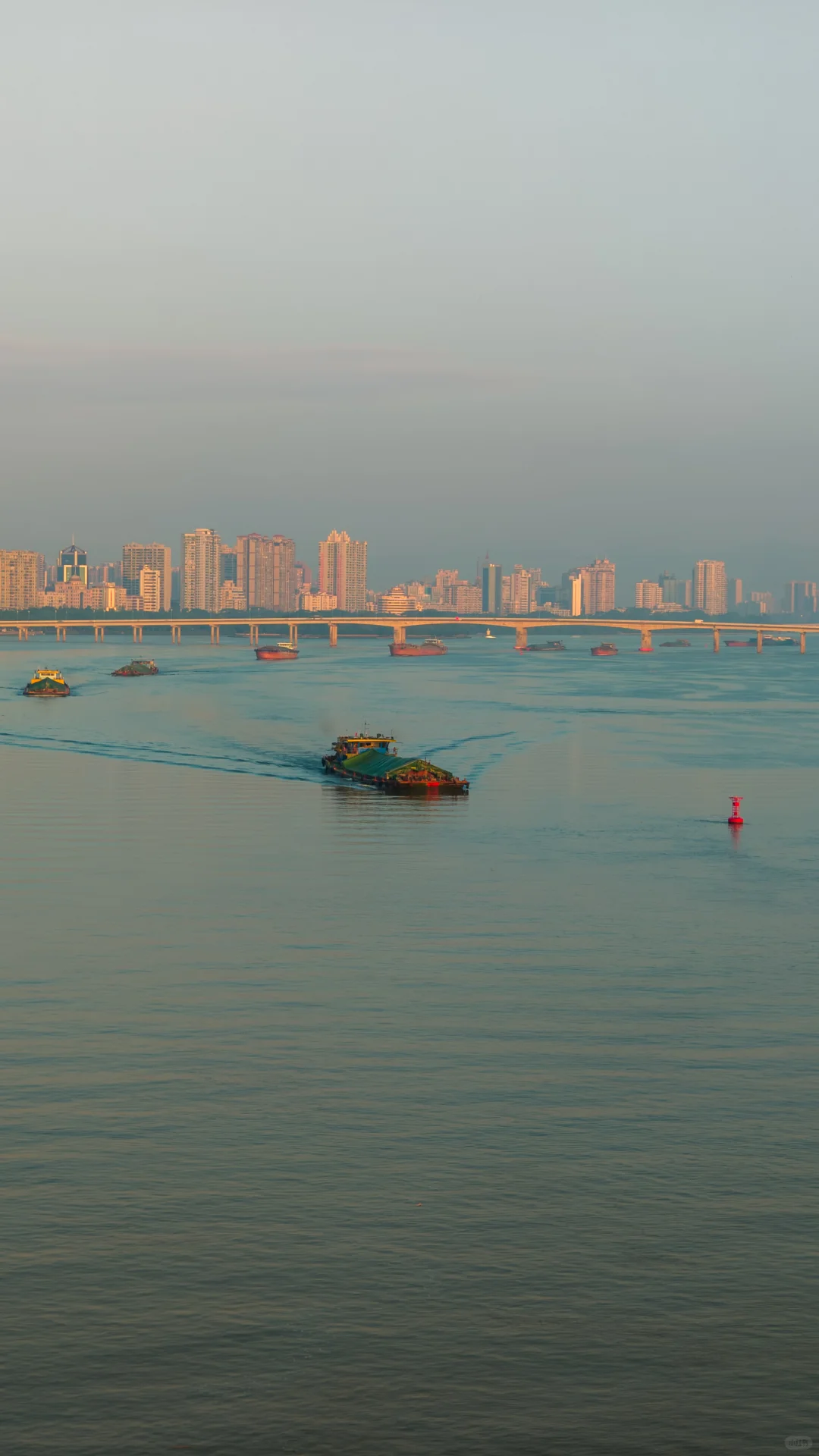 繁忙的北江航运