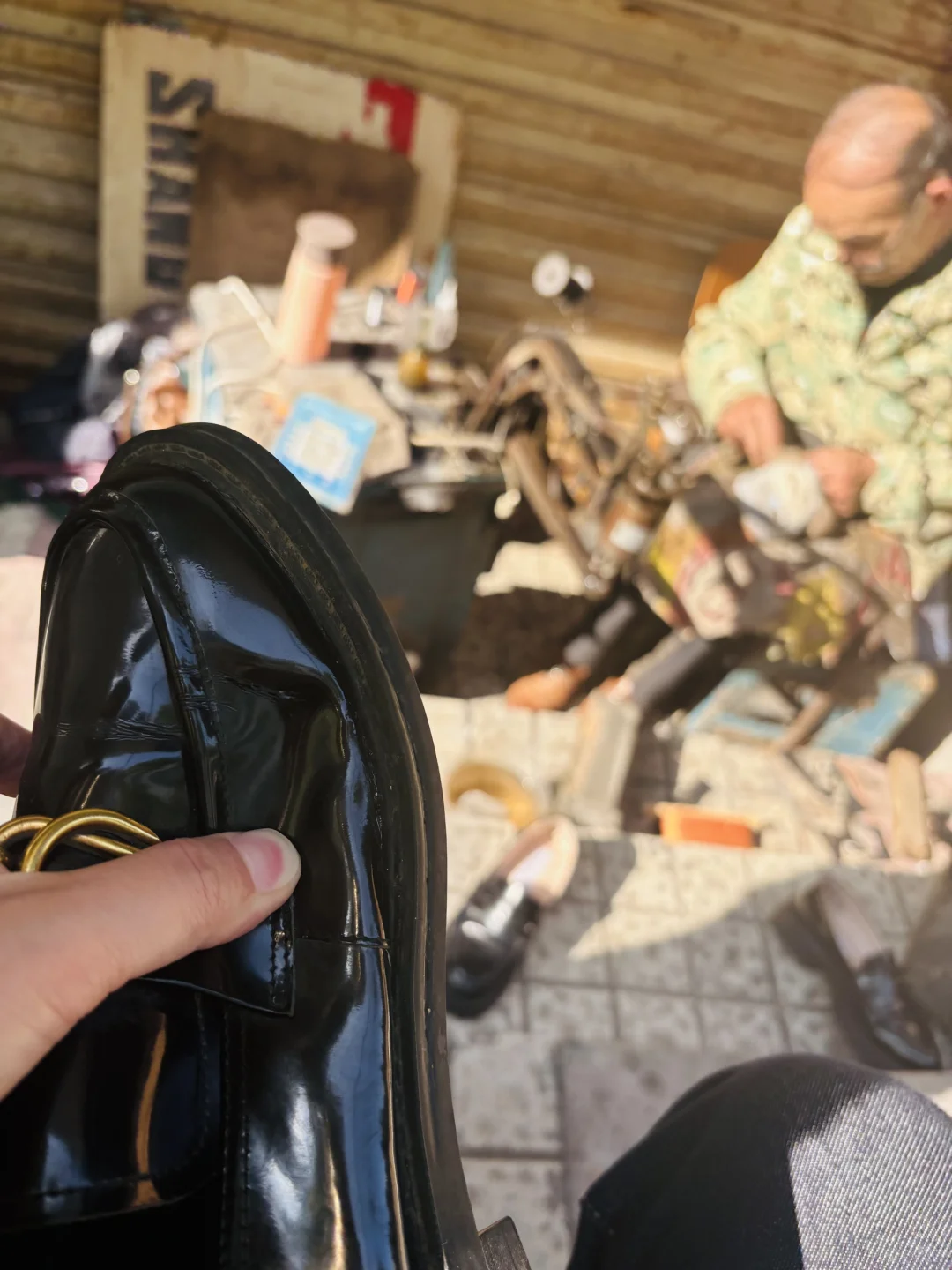 鄂州修鞋大爷，技术杠杠滴！